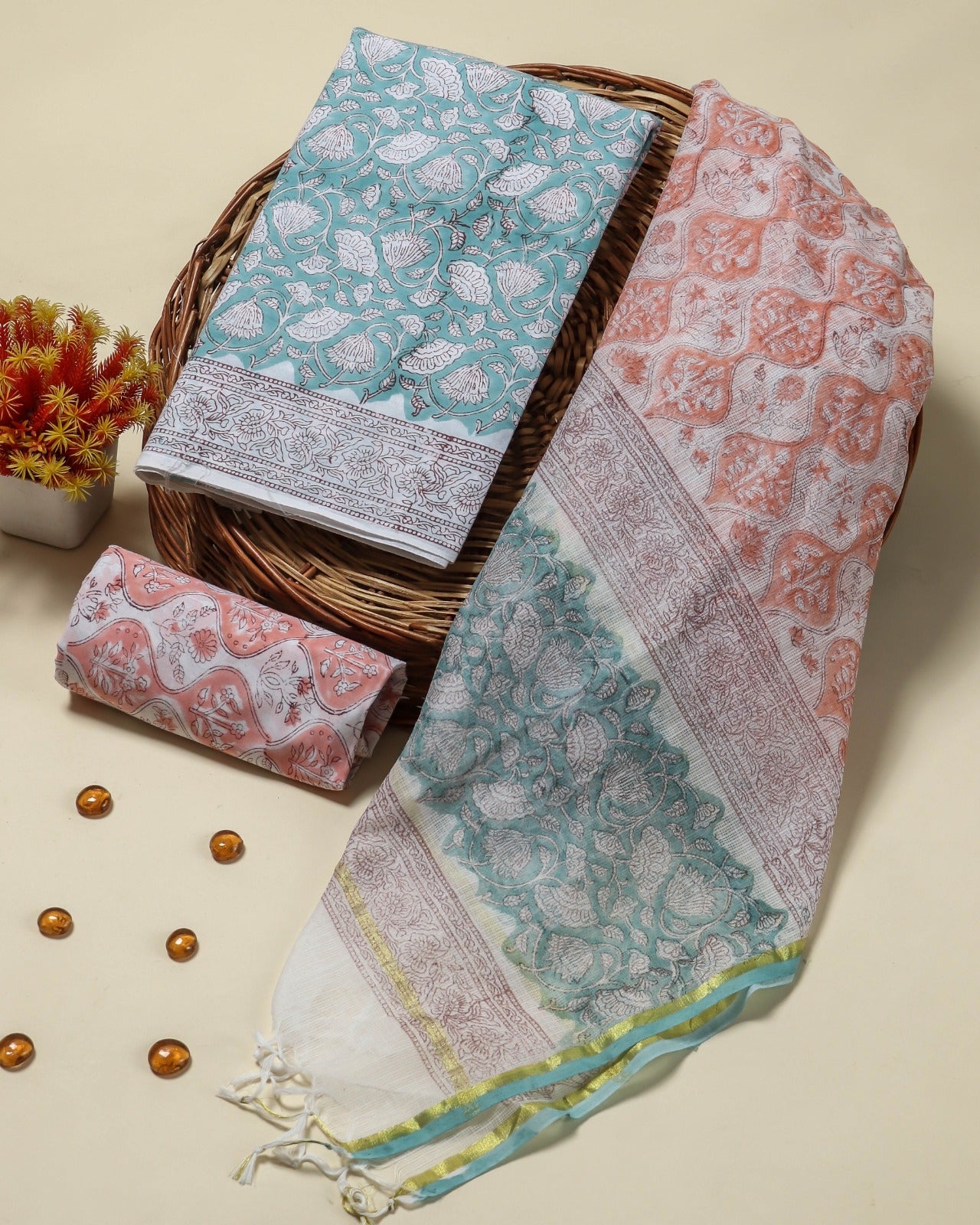 Shop cotton suit sets with doria dupatta (3CKD569)