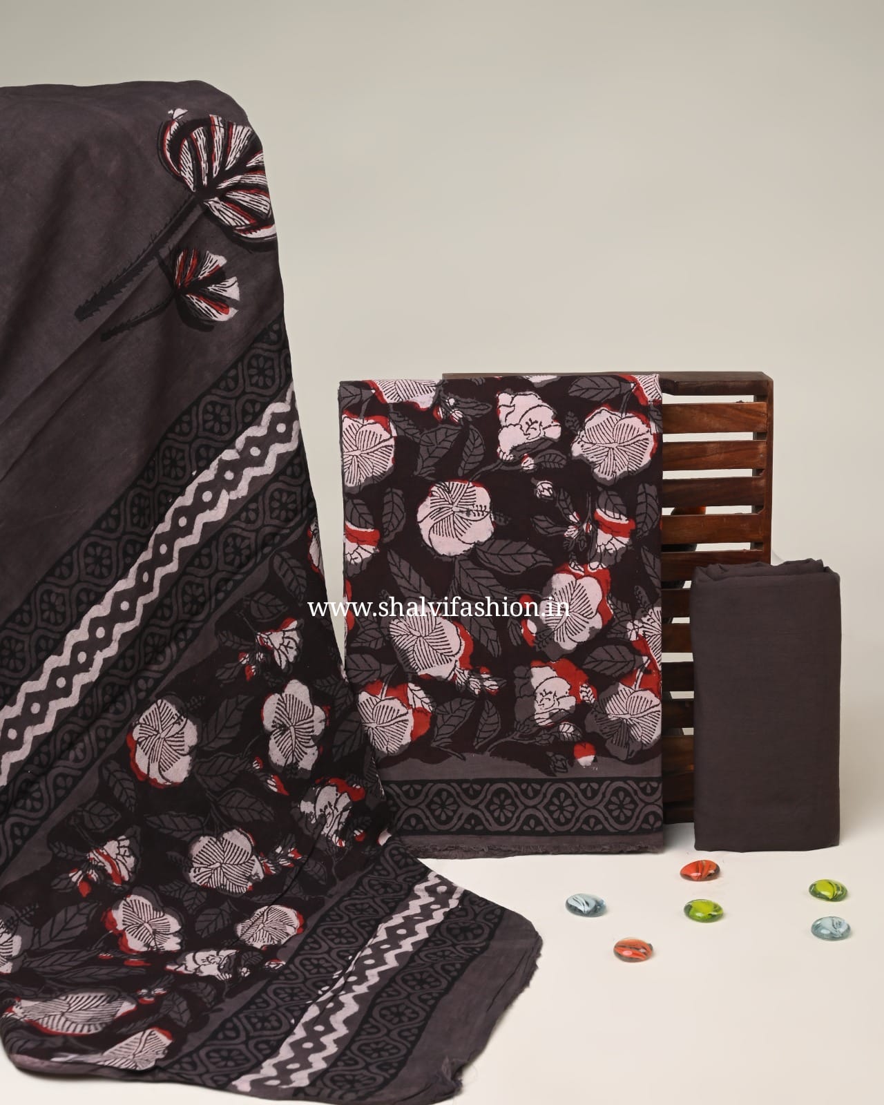 Shop jahota printed cotton suits with mulmul dupatta online (PRMUL642)