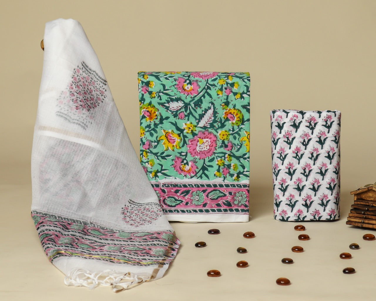 Shop cotton suit sets with doria dupatta (3CKD615)