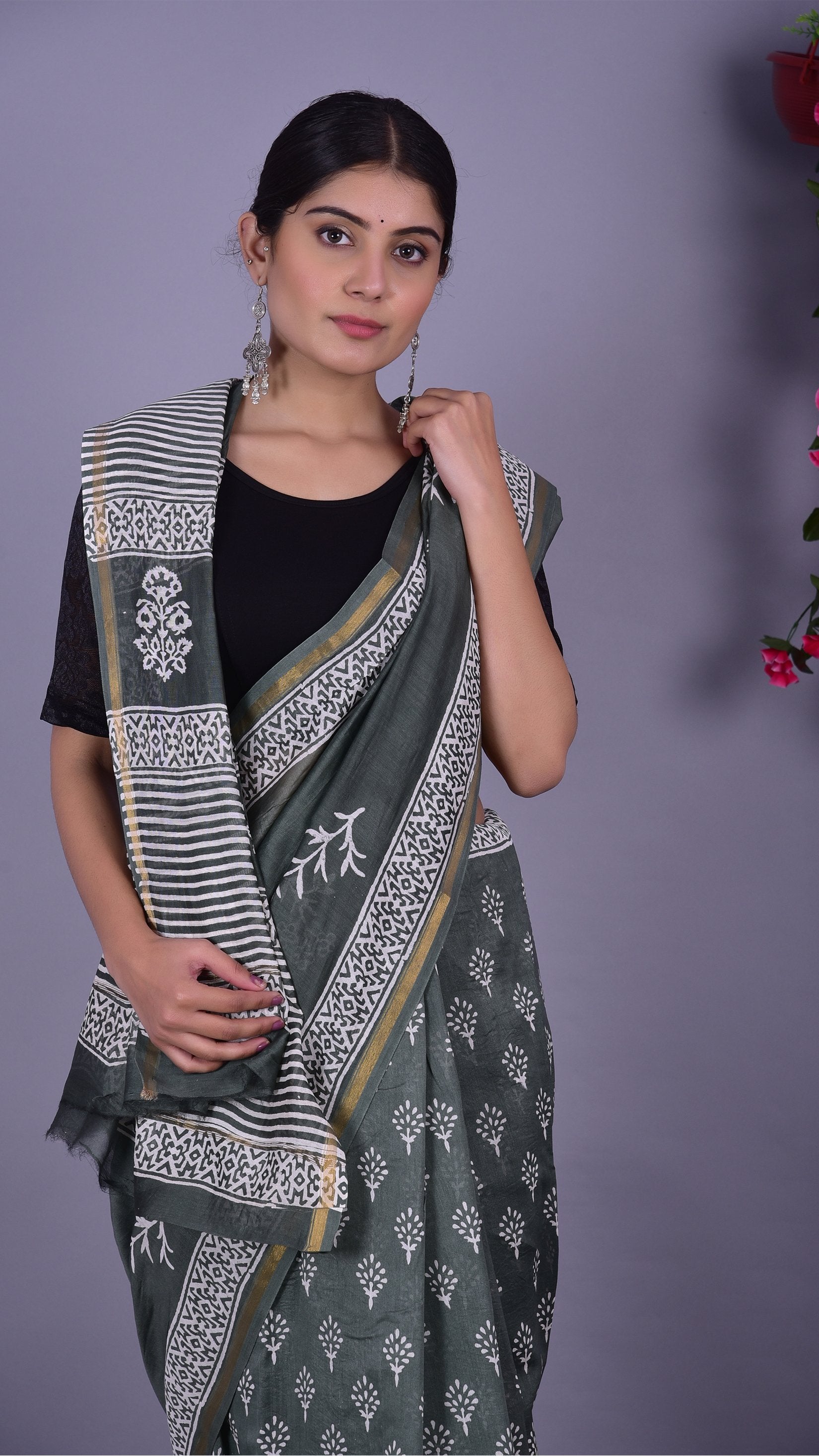 Beautifully Hand carfted Chanderi Saree (CHSAR19) - ShalviFashion