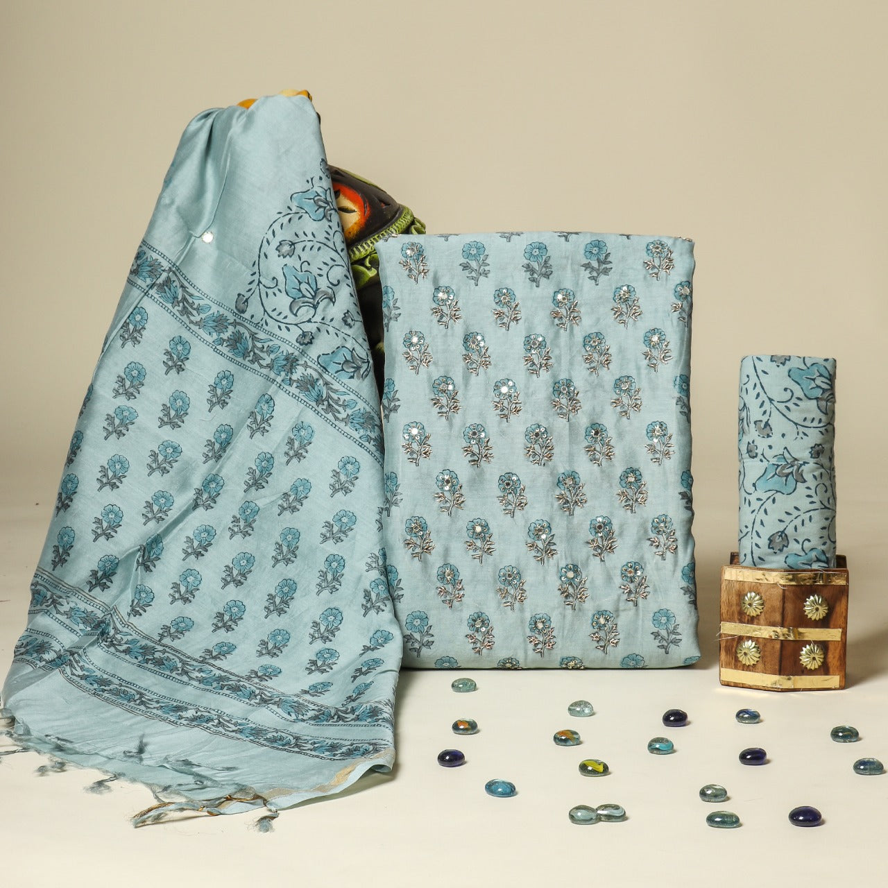 Shop premium hand work suit sets online (GOTA262)