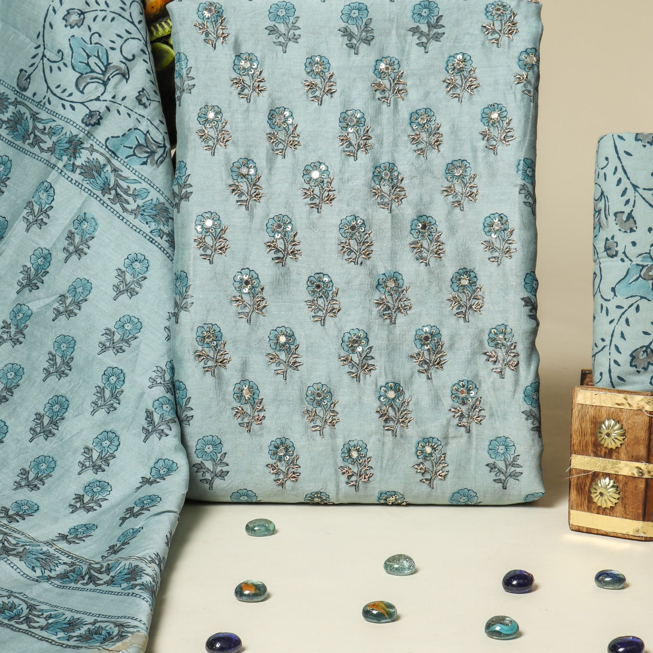 Shop premium hand work suit sets online (GOTA262)