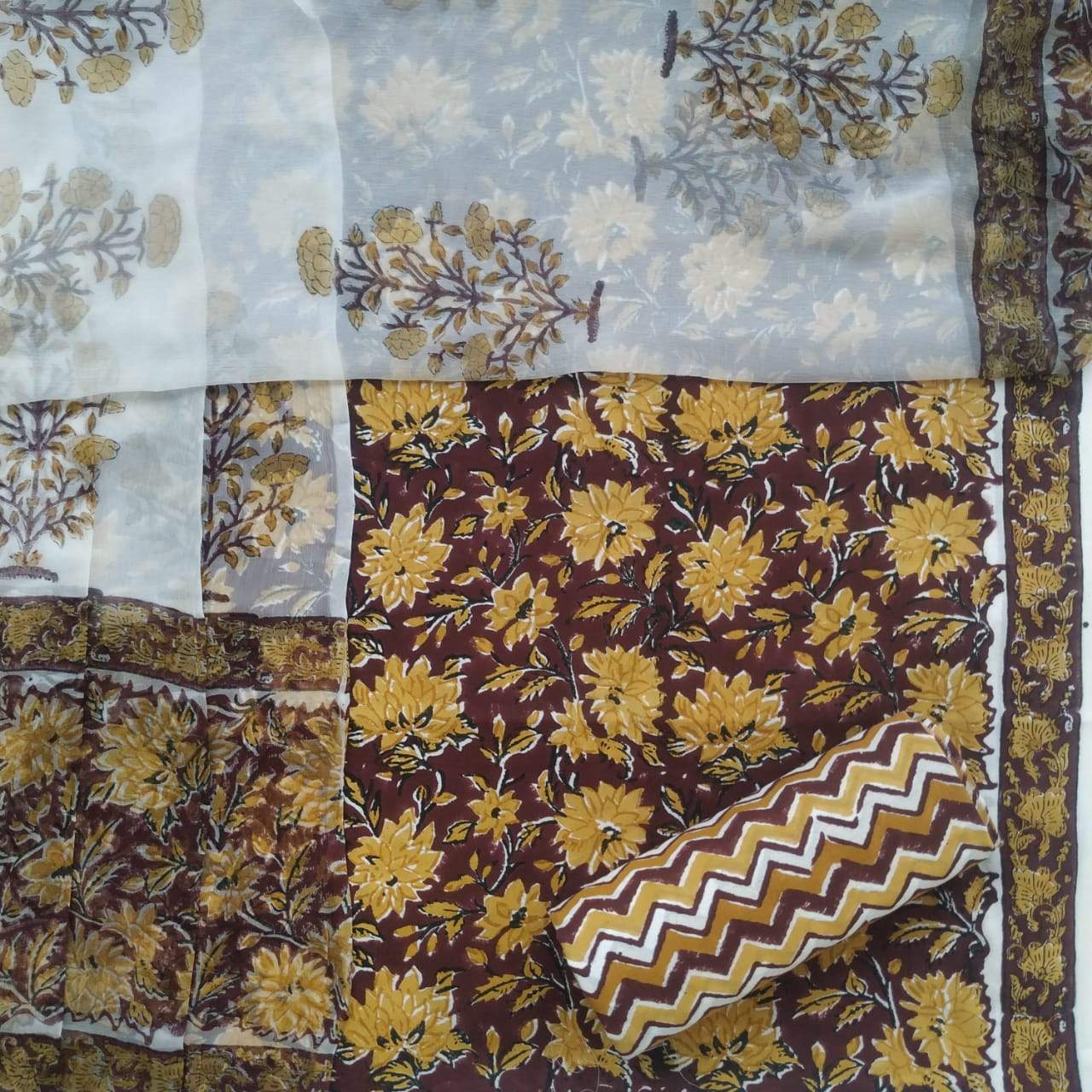 Shop Unstitched Pure Cotton Suits with Chiffon Dupatta (PCHF131)