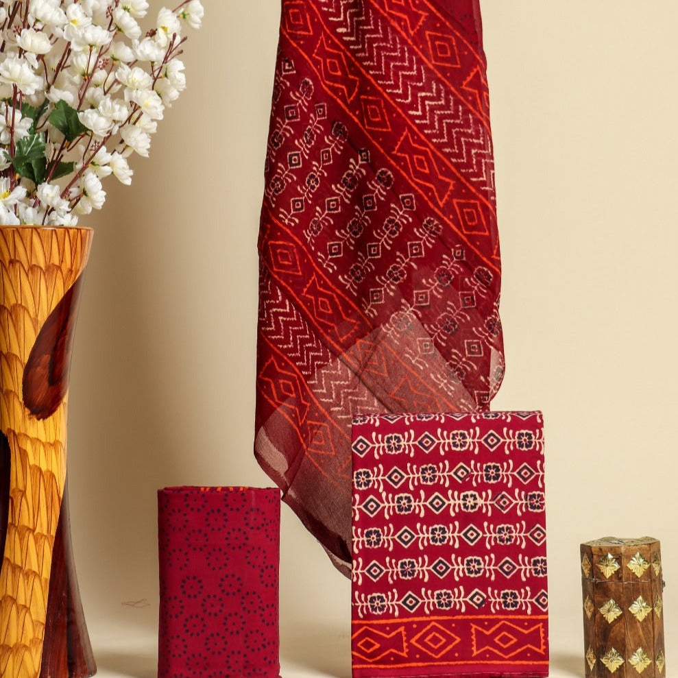 Shop block print cotton suit sets with chiffon dupatta (PCHF325)