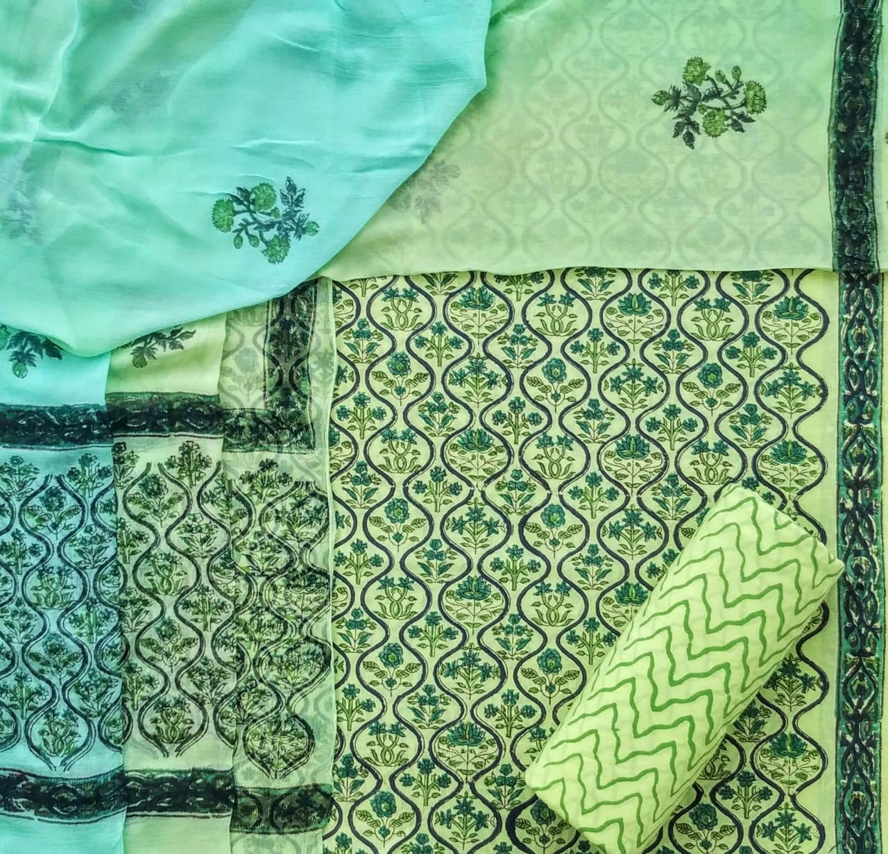 Shop cotton suit sets with chiffon dupatta (PCHF336)