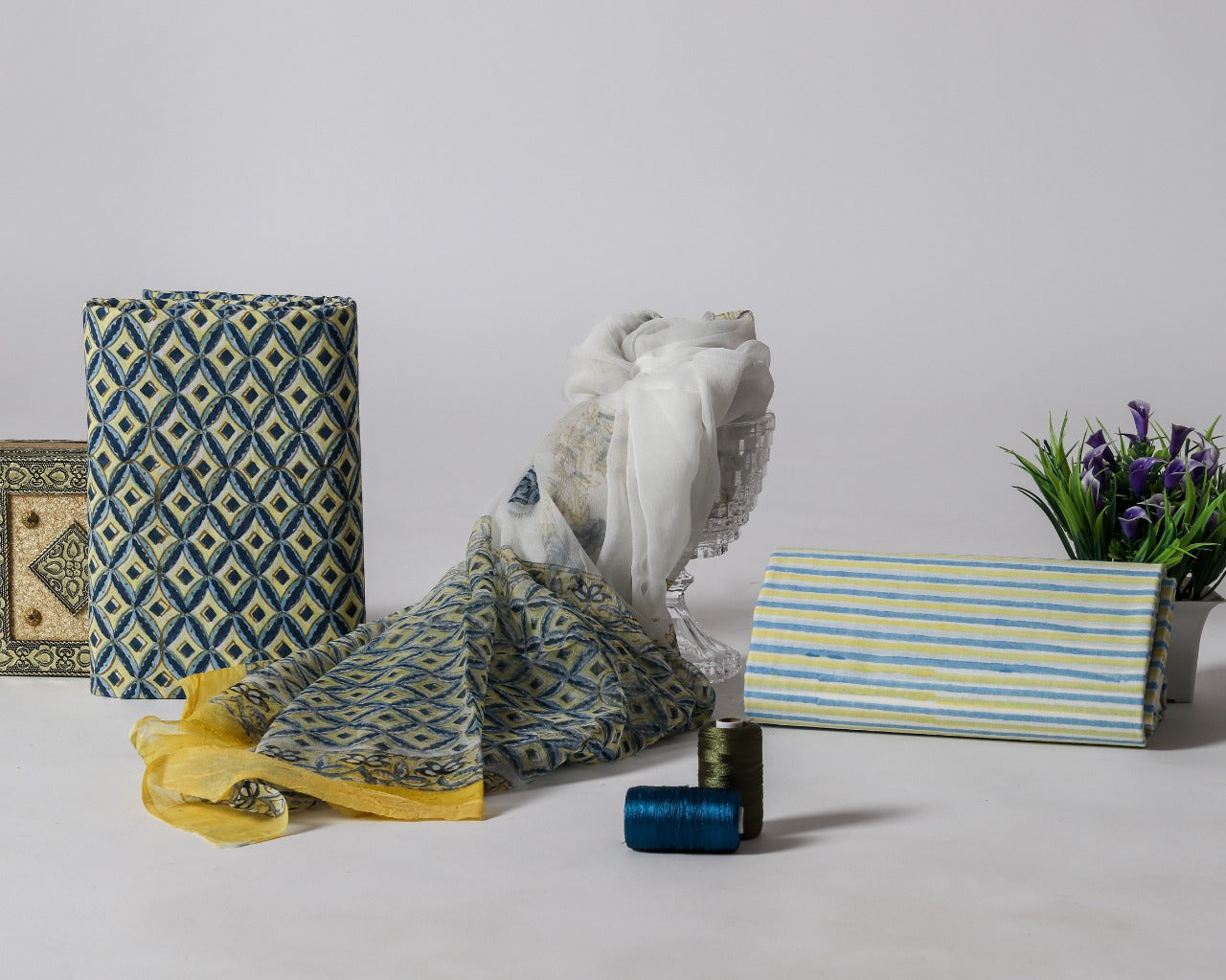 Premium Cotton Suit with chiffon Dupatta (PCHF81) - ShalviFashion