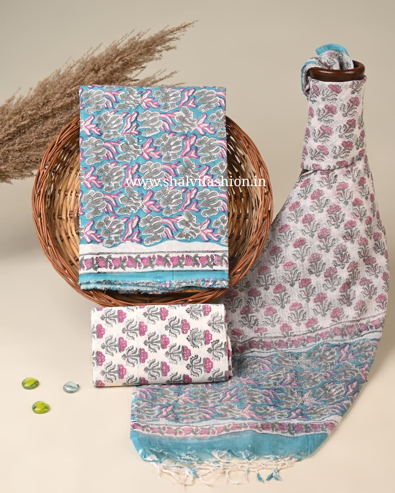 Shop block printed cotton suits with doria dupatta online (3CKD831)