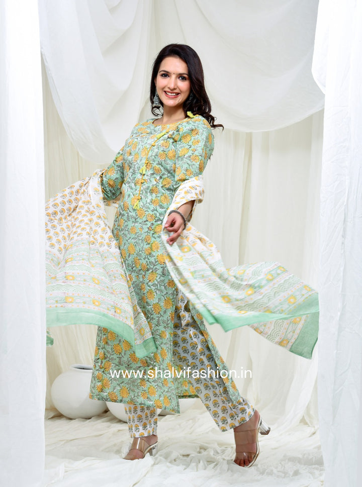 Ladies jungle green pigment booty print party wear pure mulmul cotton  sarees with blouse piece | Kiran's Boutique