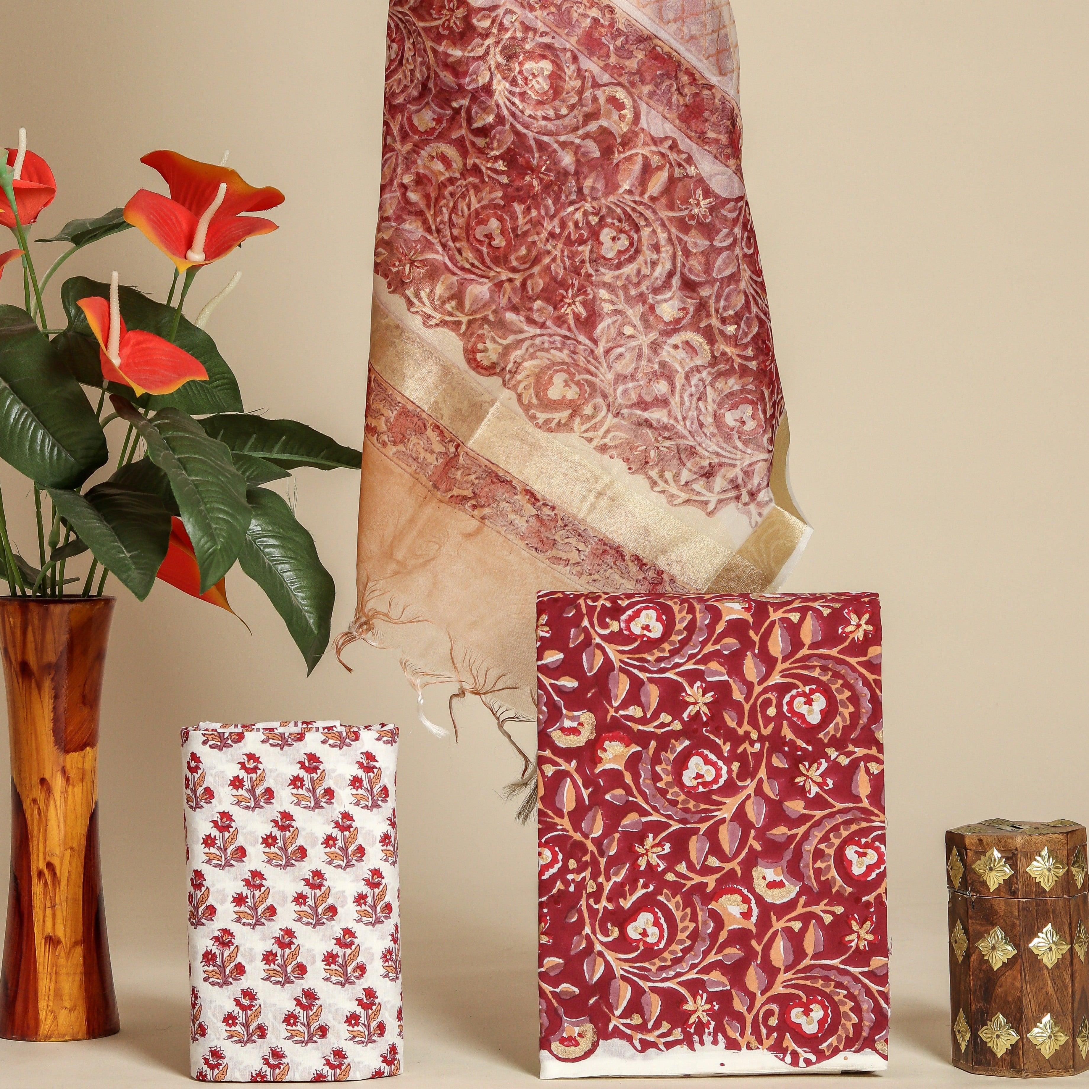 Floral Jaal Print Cotton Suit Set with Organza Dupatta