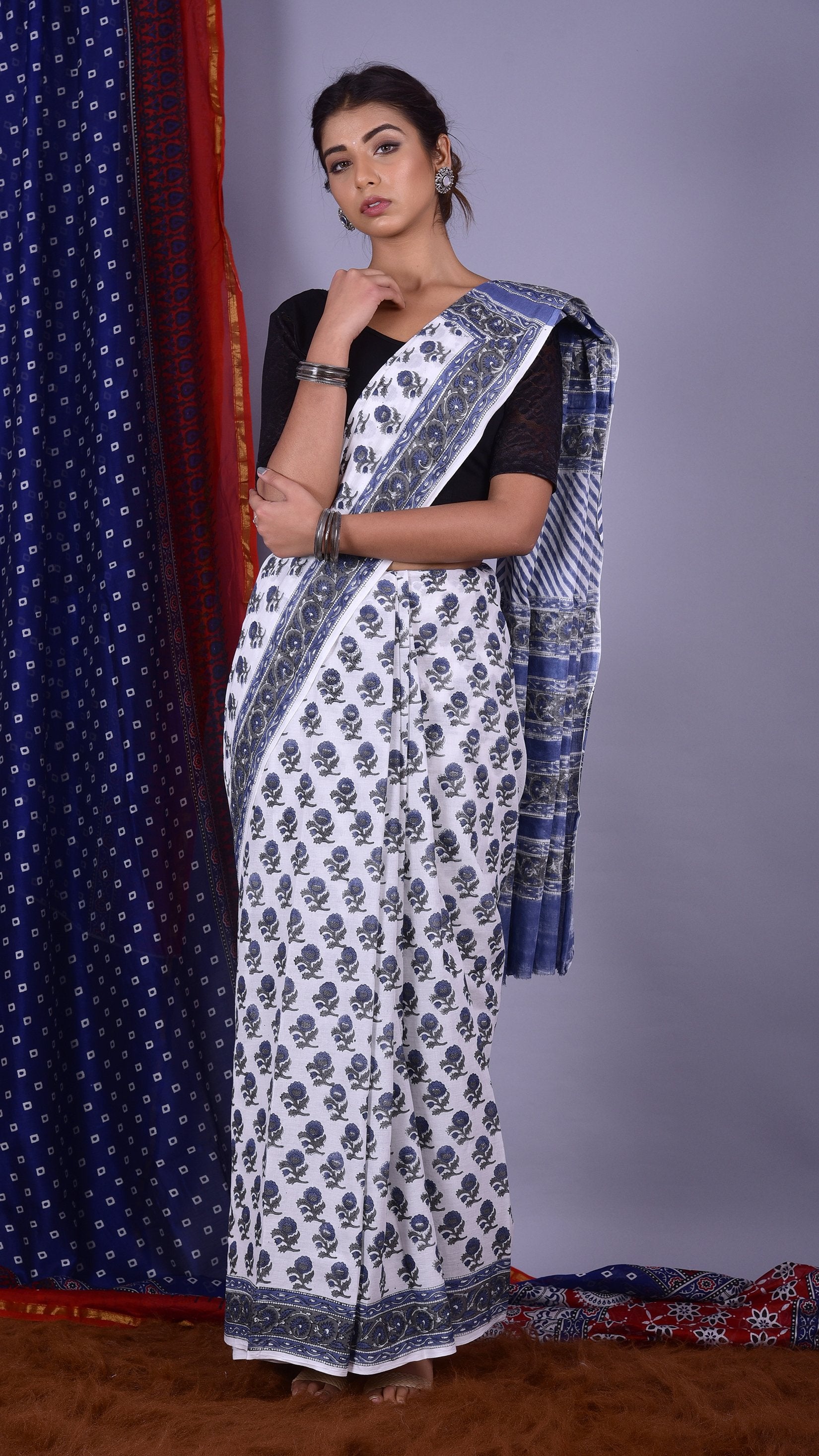 Beautifully Hand carfted Grey Booti Saree (MULSAR01) - ShalviFashion
